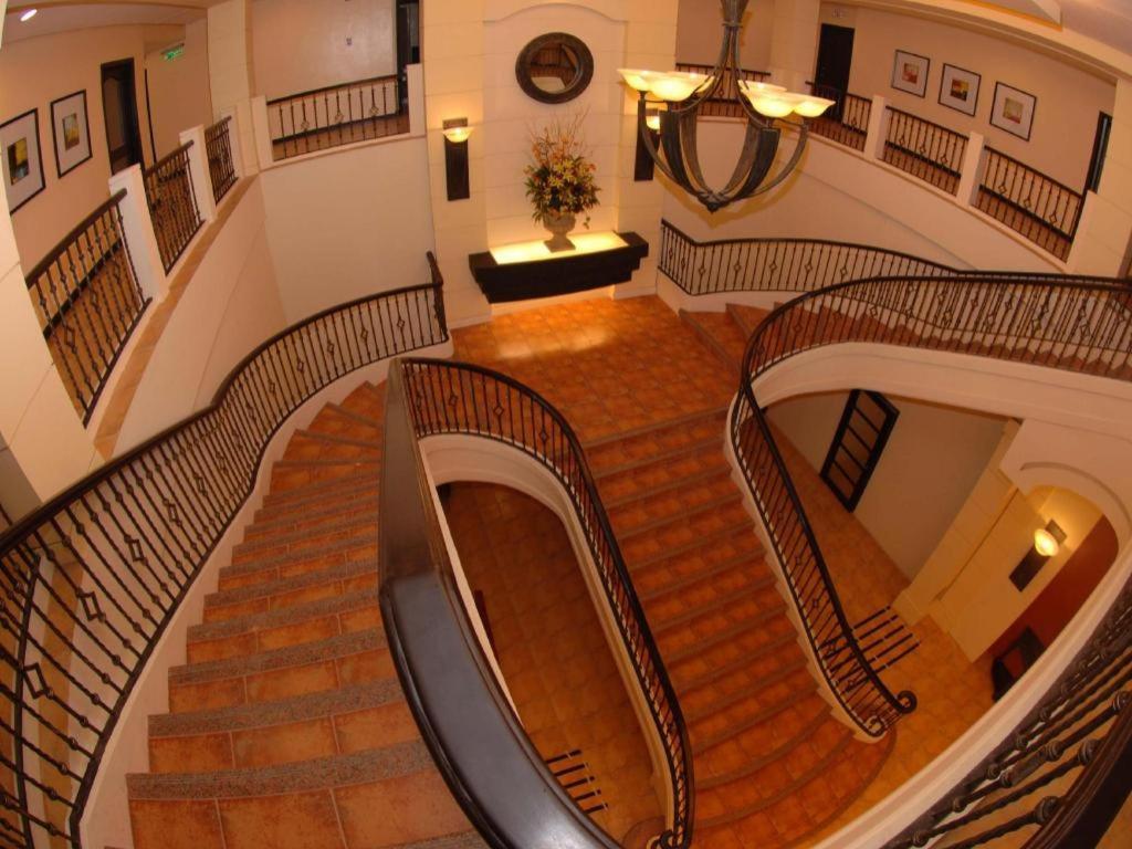 Planta Centro Bacolod Hotel & Residences Екстер'єр фото