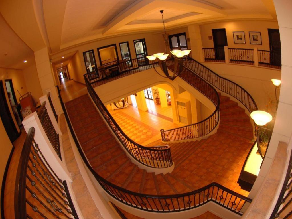 Planta Centro Bacolod Hotel & Residences Екстер'єр фото