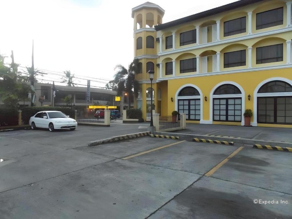 Planta Centro Bacolod Hotel & Residences Екстер'єр фото