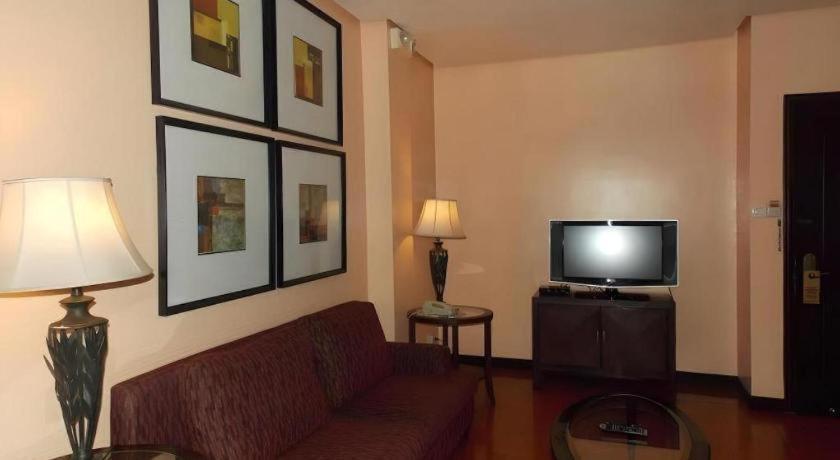 Planta Centro Bacolod Hotel & Residences Екстер'єр фото