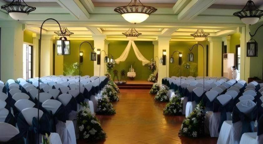 Planta Centro Bacolod Hotel & Residences Екстер'єр фото