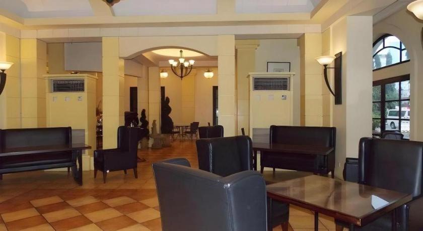Planta Centro Bacolod Hotel & Residences Екстер'єр фото