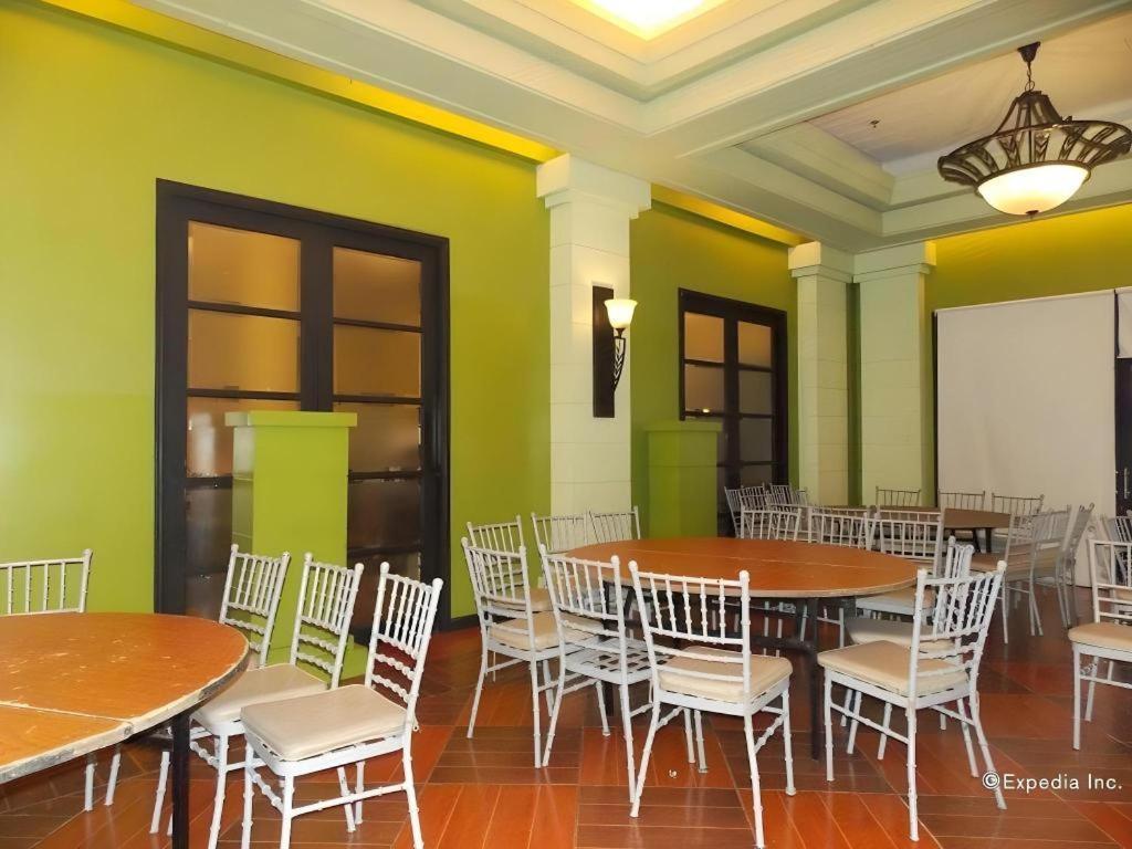 Planta Centro Bacolod Hotel & Residences Екстер'єр фото